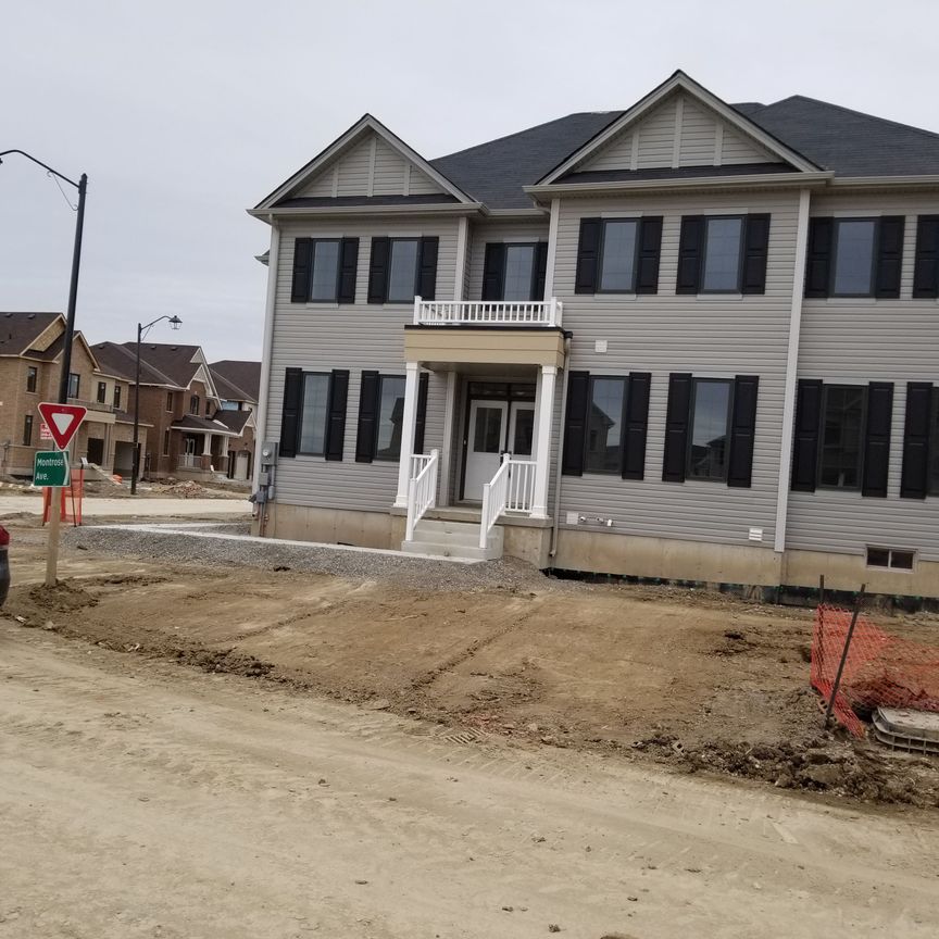 For Lease - 76 Fleming Crescent, Haldimand, Ontario - Photo 2