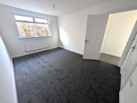 3 bedroom detached bungalow to rent - Photo 3