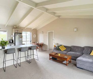 Spacious Four Bedroom Family Home in a Great Location - Photo 4