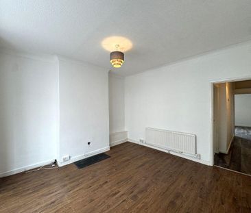 2 bedroom ground floor flat to rent - Photo 1
