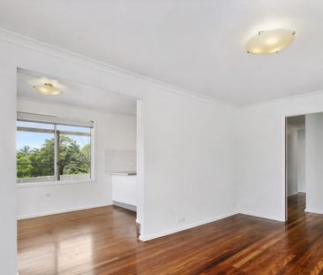 Comfortable Family Home in Convenient Location - Photo 1