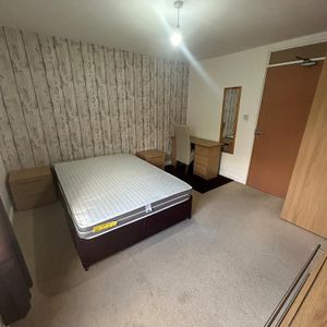 1 bedroom house of multiple occupation to rent - Photo 2