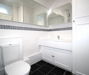 2 Bedroom Maisonette To Let - Photo 5