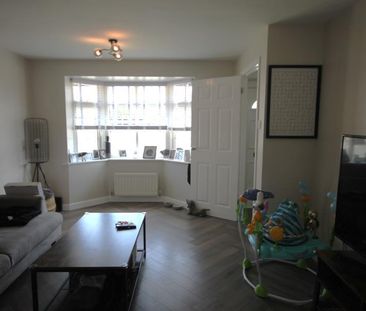 3 bedroom detached house to rent - Photo 2