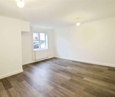 Haybridge, Wickford, SS12 - Photo 2