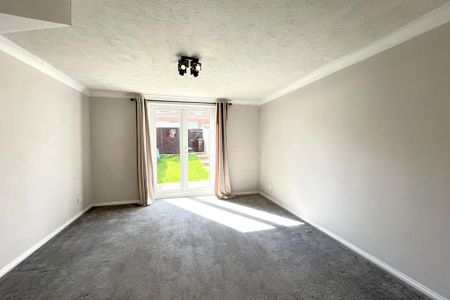 2 bedroom terraced house to rent - Photo 2