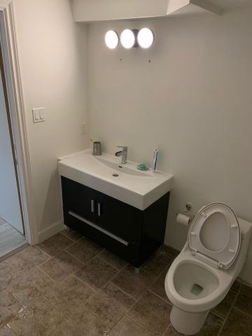 For Lease - 48 Briar Road, Barrie, Ontario - Photo 2