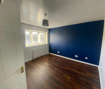 3 bedroom maisonette to rent - Photo 2