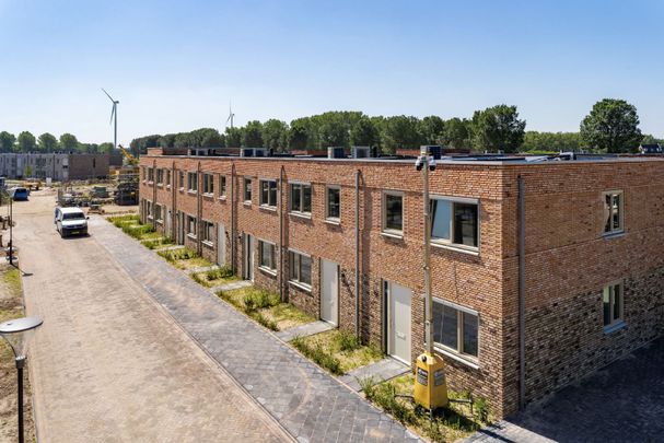 Te huur: Huis Anna J. Cooperstraat 11 in Almere - Photo 1