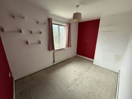 3 bed Terraced - To Let - Photo 3