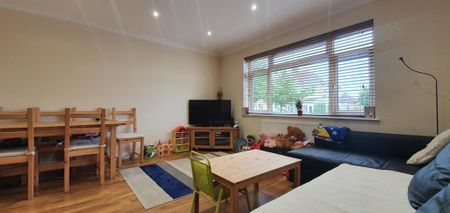 3 bedroom house - semi-detached - Photo 3