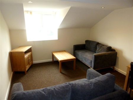 2 bedroom Flat To Let - Photo 2