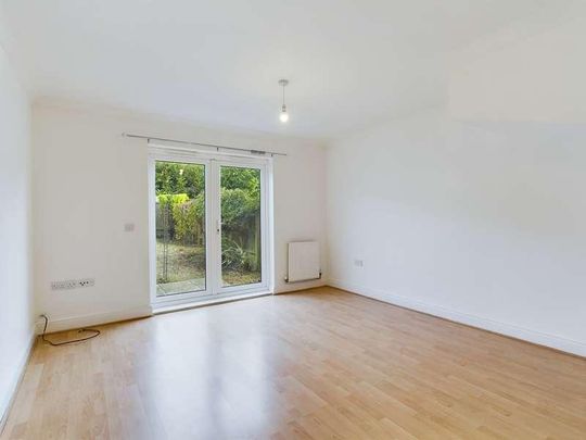 Ayrshire Close, Kennington, Ashford, TN24 - Photo 1