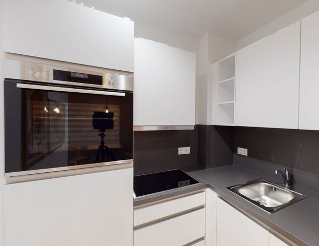 Furnished: 2-Room-Apartment with balcony - Photo 1