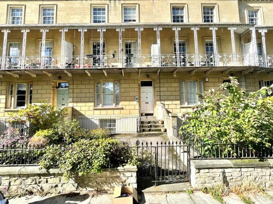 2 Bed Maisonette, South Parade Mansions, BS8 - Photo 1