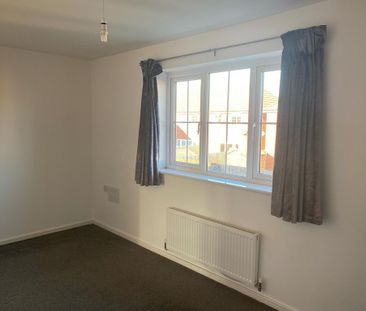 3 bedroom semi-detached house to rent - Photo 4