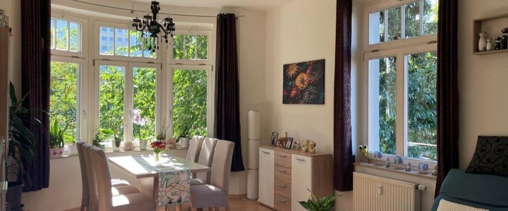 Ab 01.11. frei - stilvolle Wohnung mit Balkon und Tageslicht-Bad im 2. Obergeschoss! - Foto 1