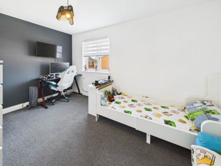 Fixed Price £1,950 pcm - Available Now - Unfurnished - Photo 3
