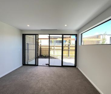 Three Bedroom Townhouse In Coombs - Photo 4