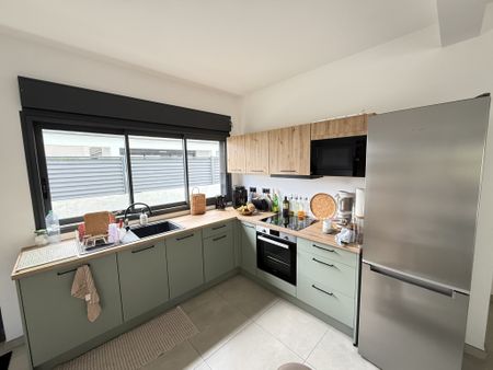Location Maison 4 pièces 105m² ST PAUL 97422 - Photo 3