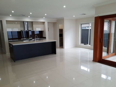 Well Maintained Family Home - Photo 2