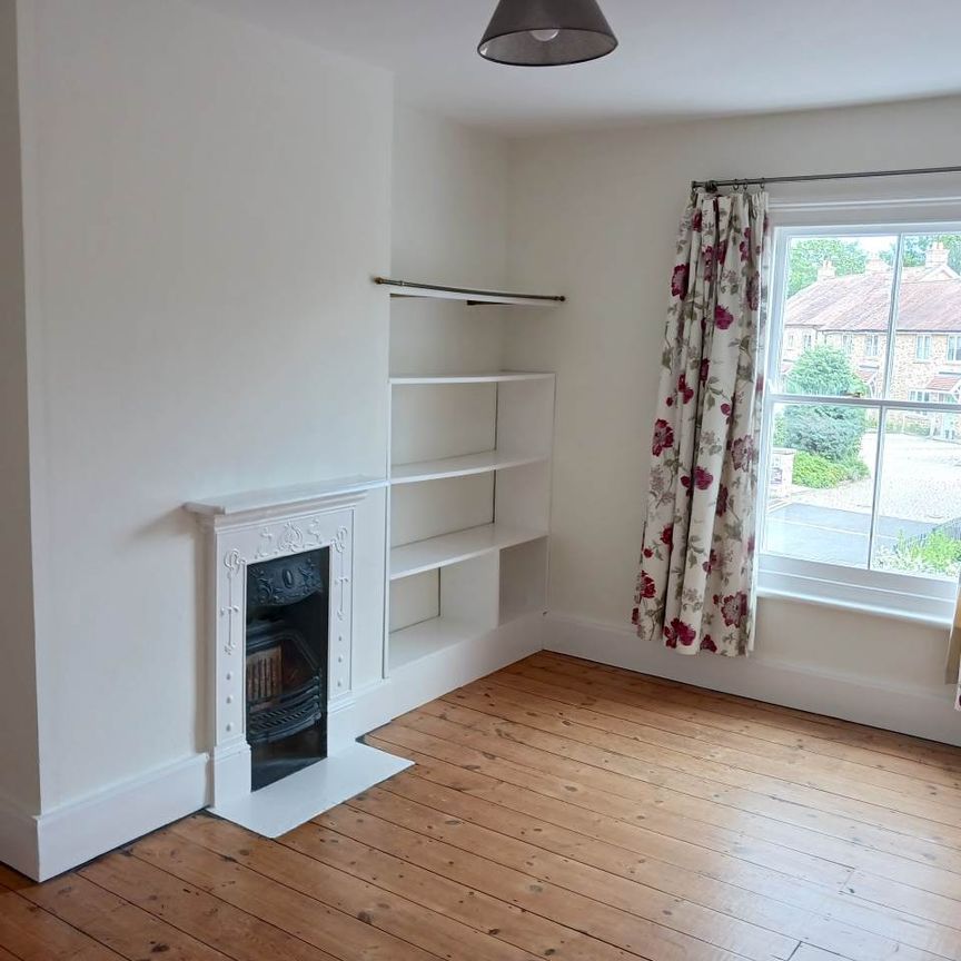 End Terrace House to rent in Church Street, Great Shelford, CB22 5EL - Photo 1