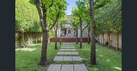 LUXURIOUS FOUR BEDROOM HOME WITH DOUBLE PARKING IN THE HEART OF WOOLLAHRA - Photo 2