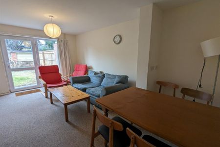 3 bedroom terraced house to rent - Photo 2