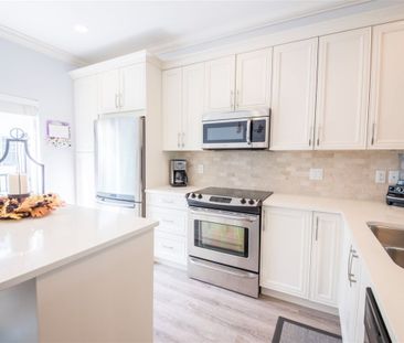 Beautiful Townhouse In Surrey - Photo 5