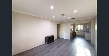 Prime Location in Niddrie! - Photo 2