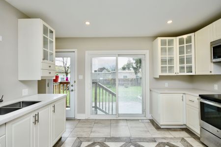 For Lease - 52 Drury Lane, Barrie, Ontario - Photo 3