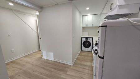 For Lease - 217 Thoms Crescent, Newmarket, Ontario - Photo 5