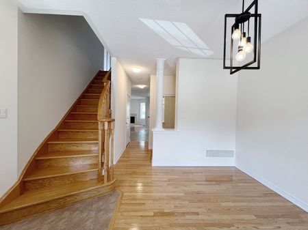 For Lease - 191 Shirrick Drive, Richmond Hill, Ontario - Photo 2