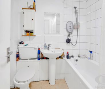 Burket Close, Southall - Photo 2