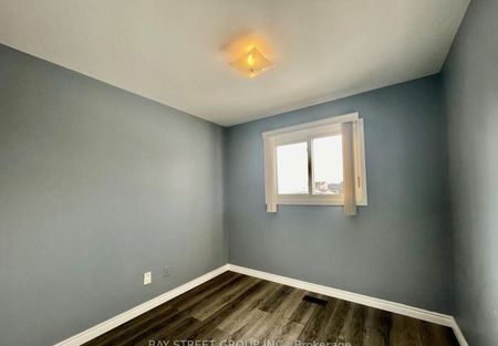 For Lease - 6852 HAGAR Avenue, Niagara Falls, Ontario - Photo 2