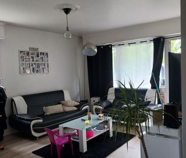 Location Appartement 3 pièces 77m² - Photo 1