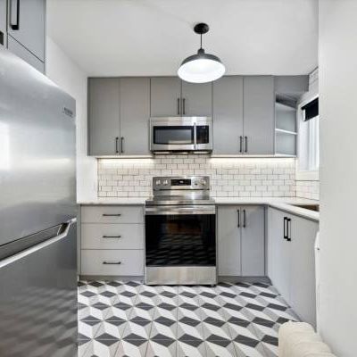 2 BDR + LIVING ROOM - RENOVATED QUEEN ST WEST - Photo 3