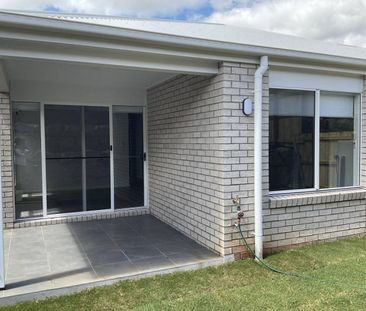 Brand New Dual Occupancy in perfect position - Photo 5