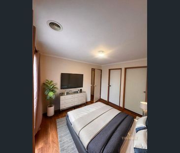 Spacious Family Home on Generous 562m² Corner Block in Central Werr... - Photo 3