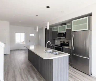 Stunning Boutique Townhome located in West Jasper Place — 3 Bedroom... - Photo 1