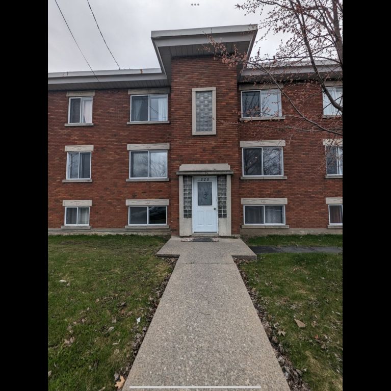 Grand 4 1/2 à Longueuil - Photo 1