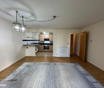 2 bedroom flat to rent - Photo 2