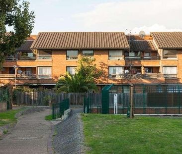 Mary Datchelor Close, London, SE5 - Photo 2