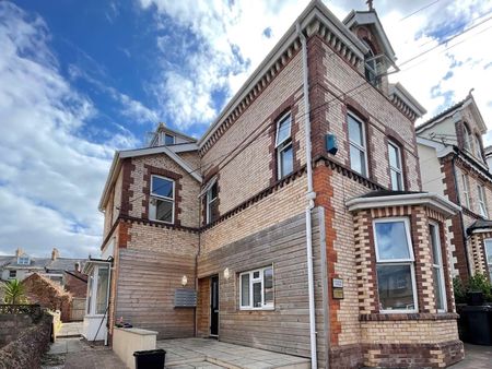 Detatched 9 bed HMO property in the heart of the English Riviera - Photo 5