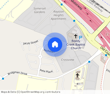 Exquisite Three Bedroom Townhouse - Photo 1