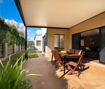 Executive Home Close To Town Centre - Photo 6