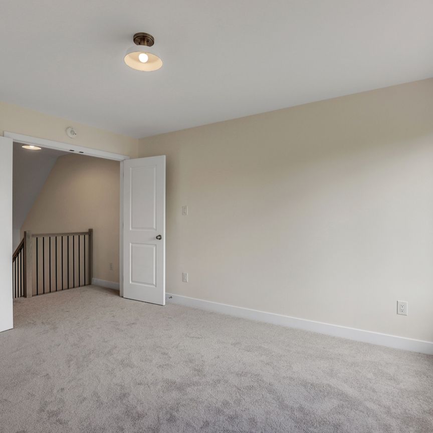 For Lease - 91 Staples Boulevard, Smiths Falls, Ontario - Photo 1