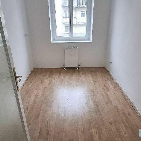 Schöne neusanierte Wohnung ab 1.3.26 bereit für eine langfristige Anmietung (Sanierung bereits im Endspurt) - Photo 1