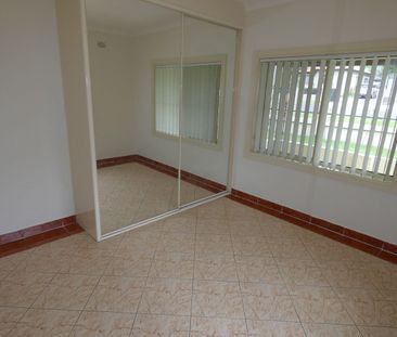 3 BEDROOM FAMILY HOME - Photo 5
