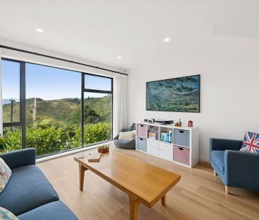 Stunning Views, Modern Townhouse Living - Photo 2